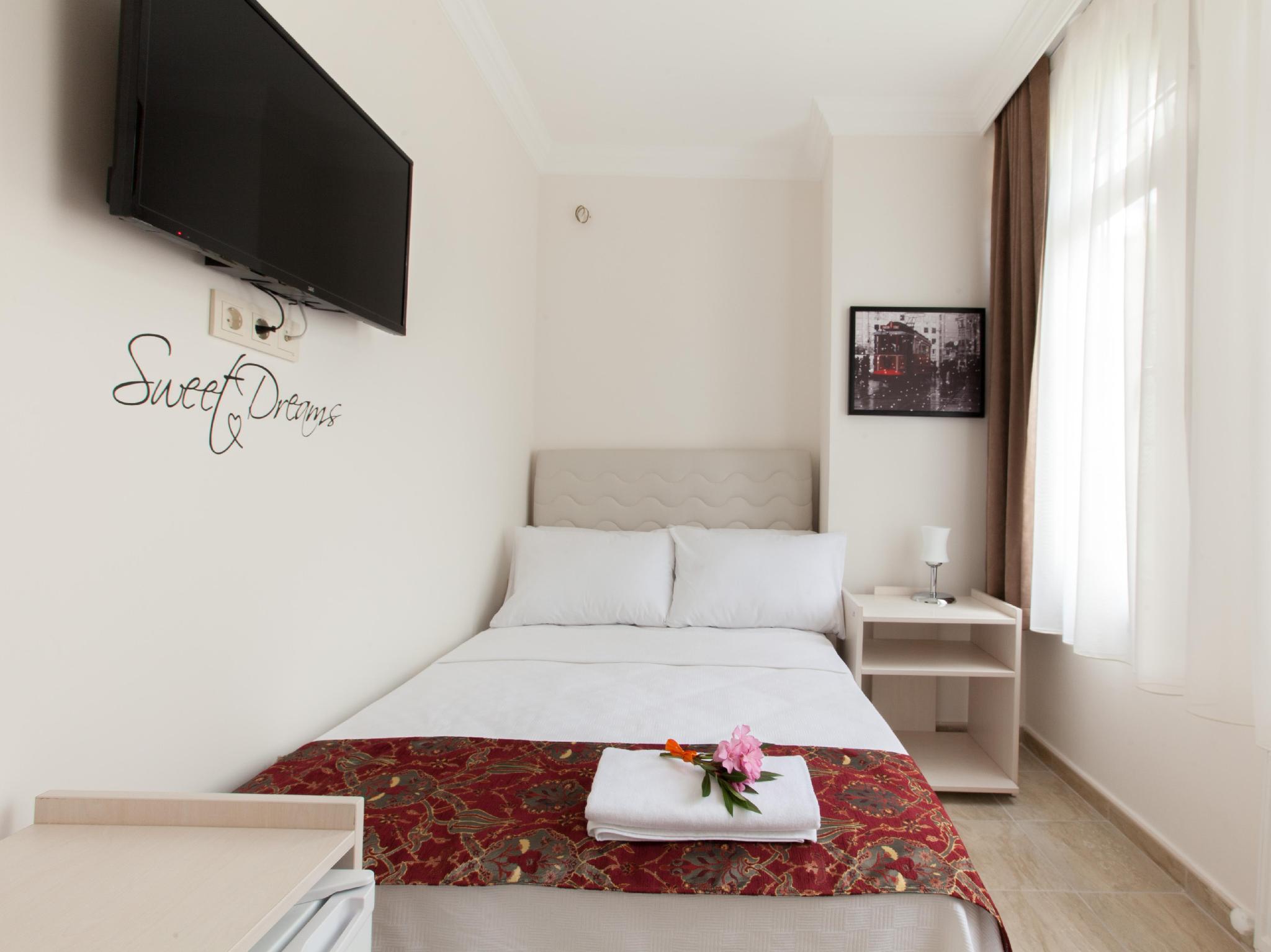 Semi Room, Standard, Semi Double Bed
