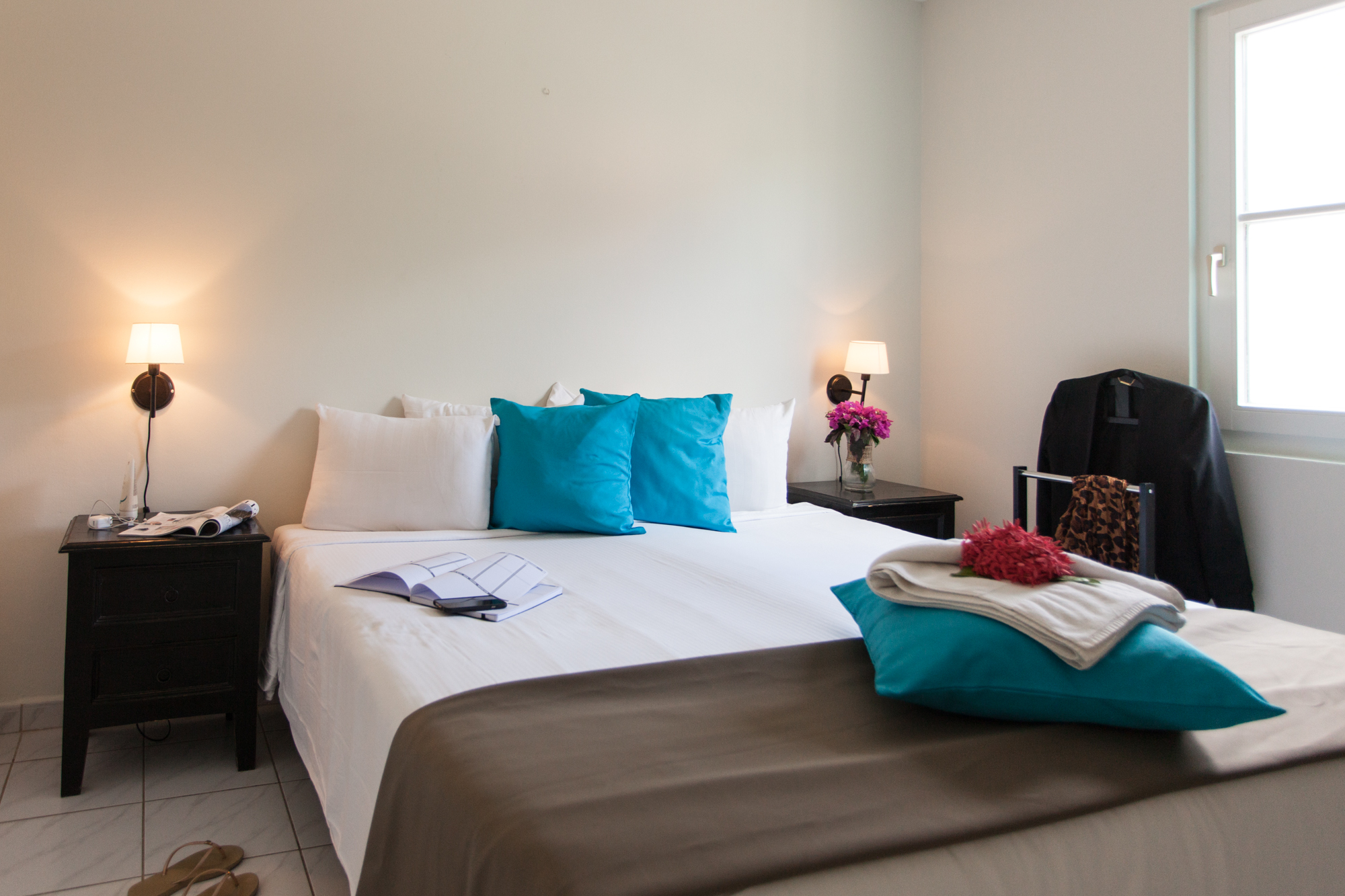 Deluxe, Living Area