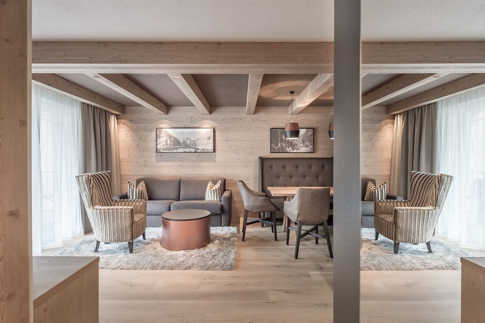 Hotel Castello Falkner 54/74