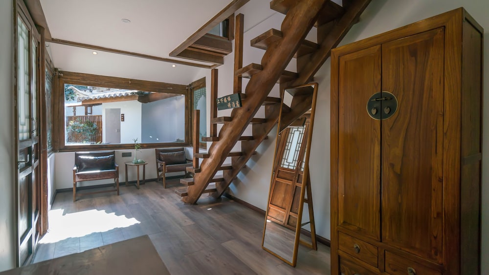 Lize Graceland Artistic Suite Inn 26/50