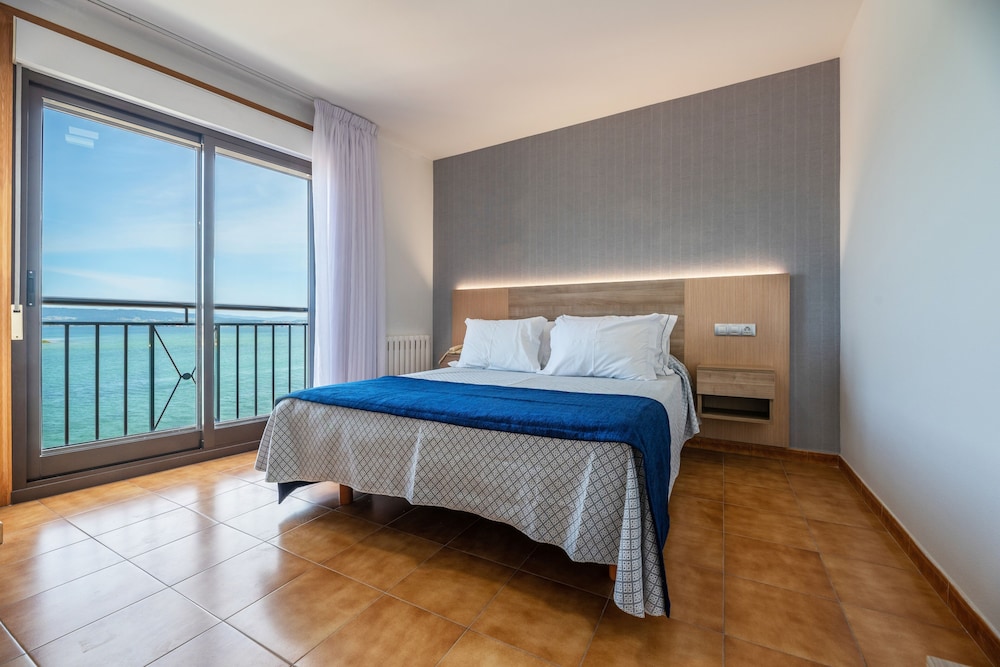 Room, Double Bed, Sea View