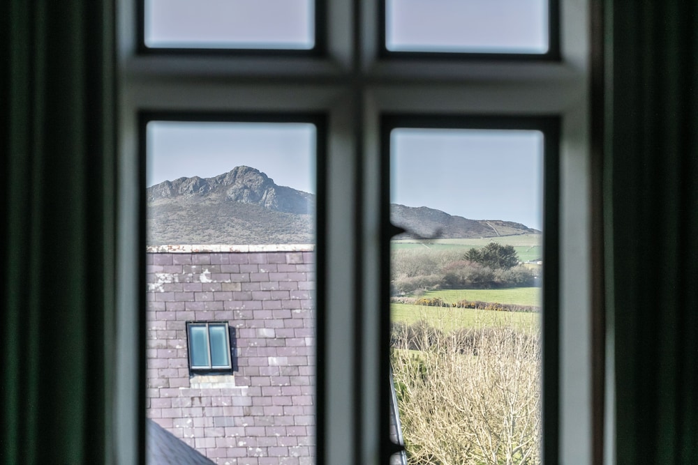 Penrhiw Hotel 27/50
