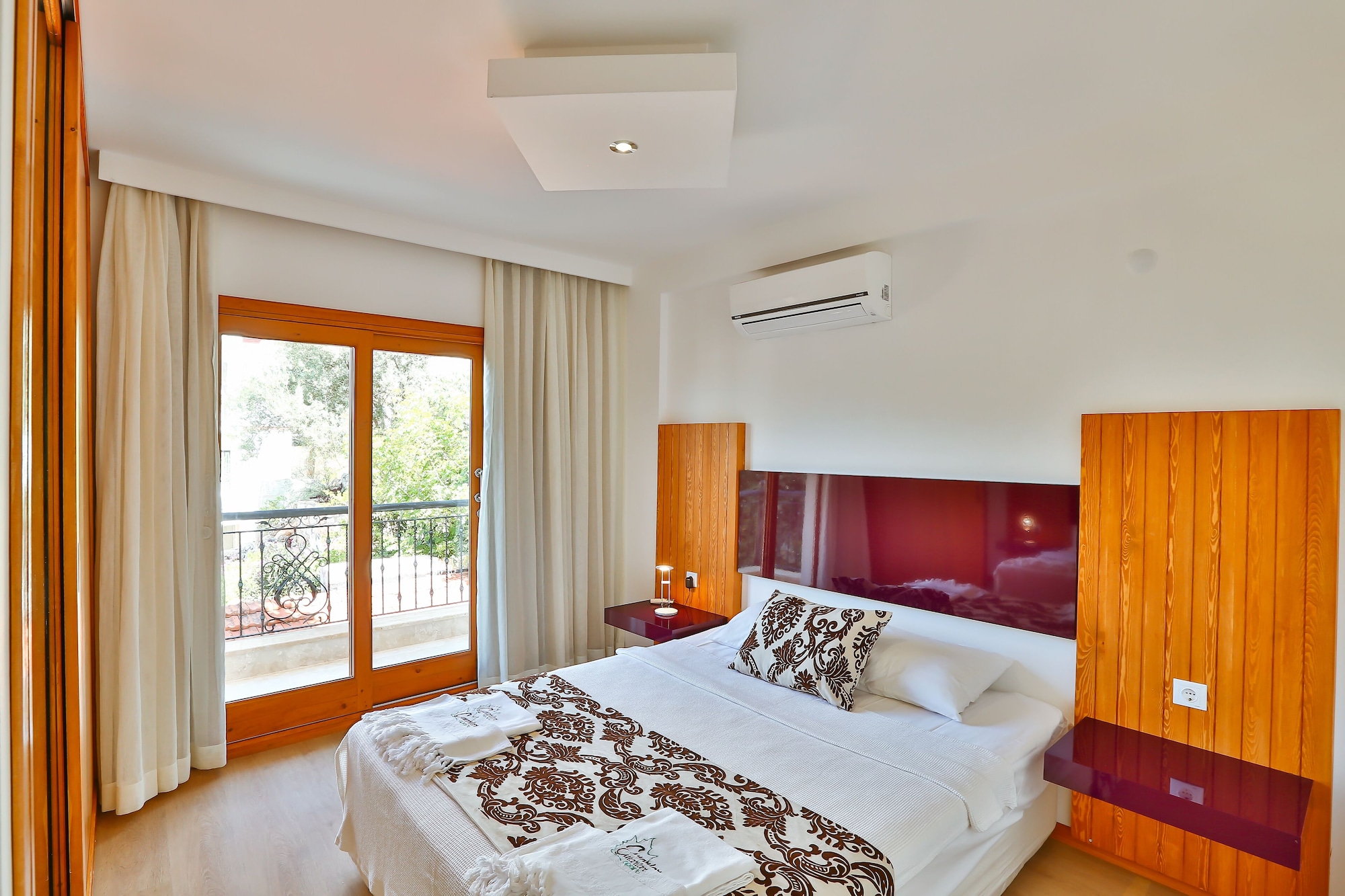 2 BEDROOMS, COMFORT, APARTMENT, PARTIAL SEA VIEW, BALCONY