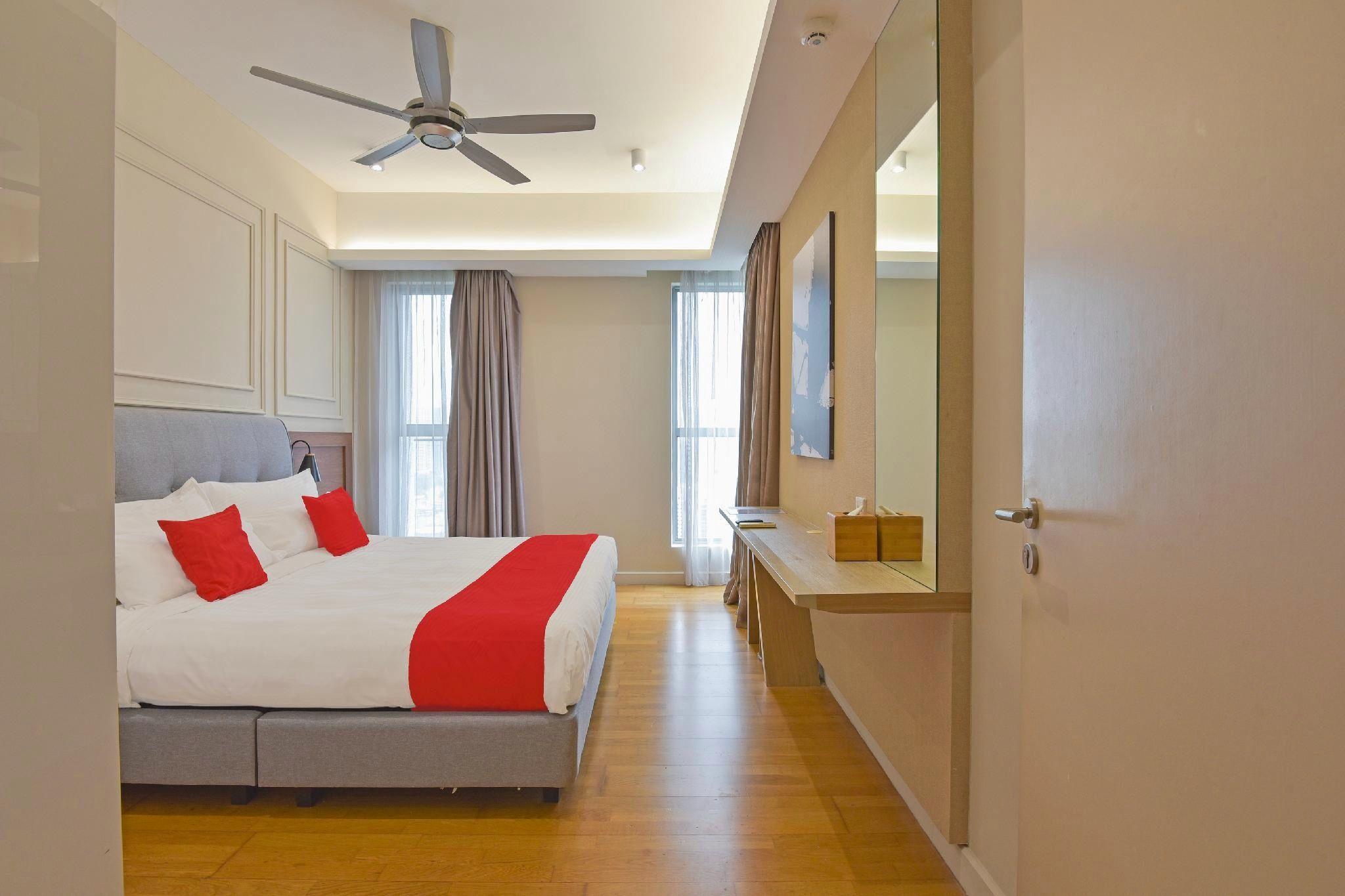 1 Bedroom, Suite, Double Bed, Pool View, Twin Towers View