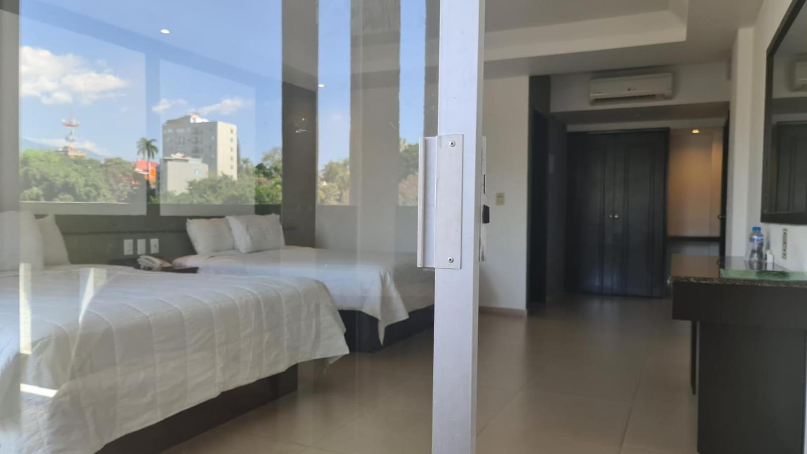 جناح رباعي، Hotel Borda Cuernavaca 8/10