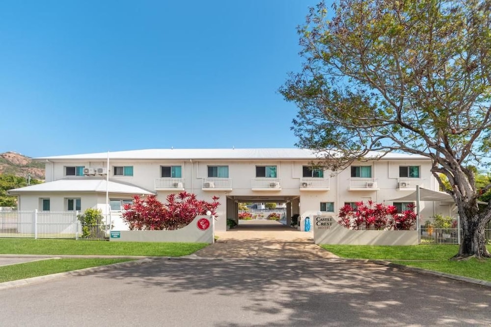 Castle Crest Motel 5/57