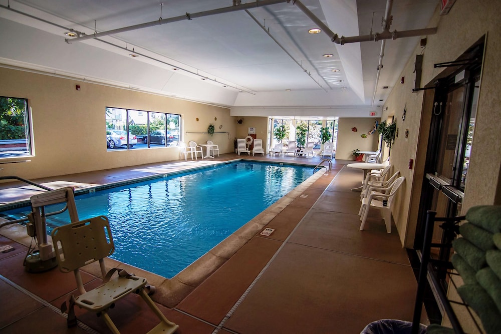 Hampton Inn Groton 7/56