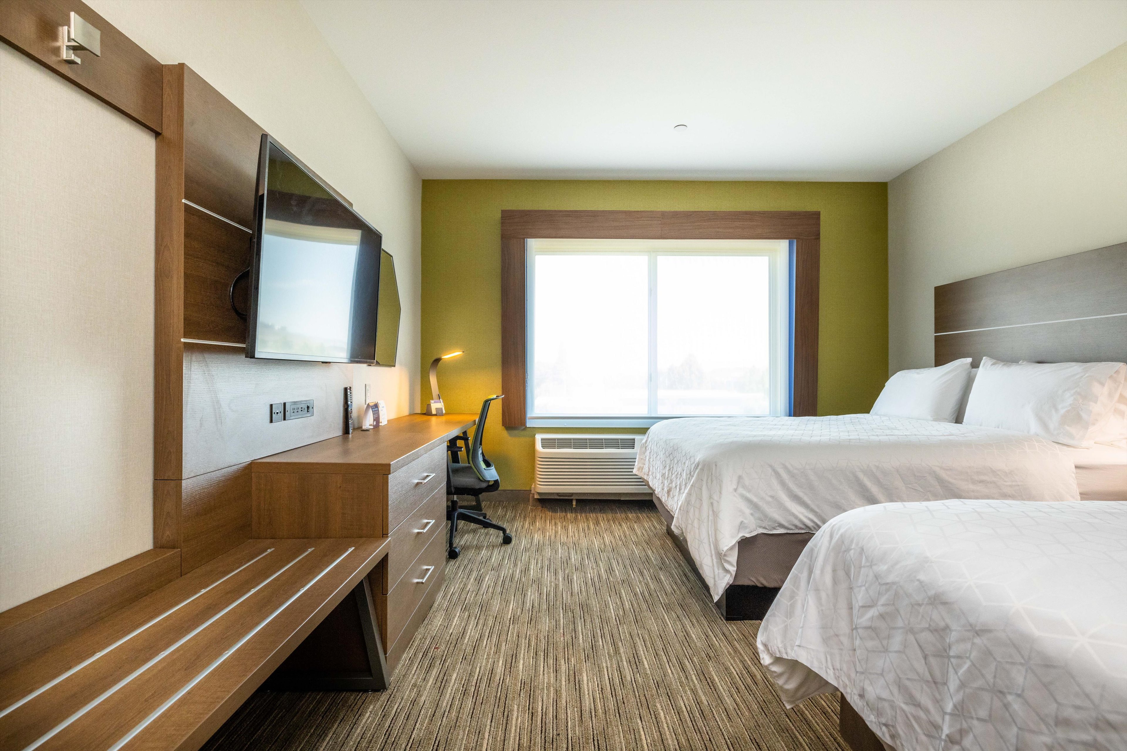 غرفة قياسية بسريرين كوين، HOLIDAY INN EXPRESS AND SUITES SAN JOSE SILICON VALLEY 2/5