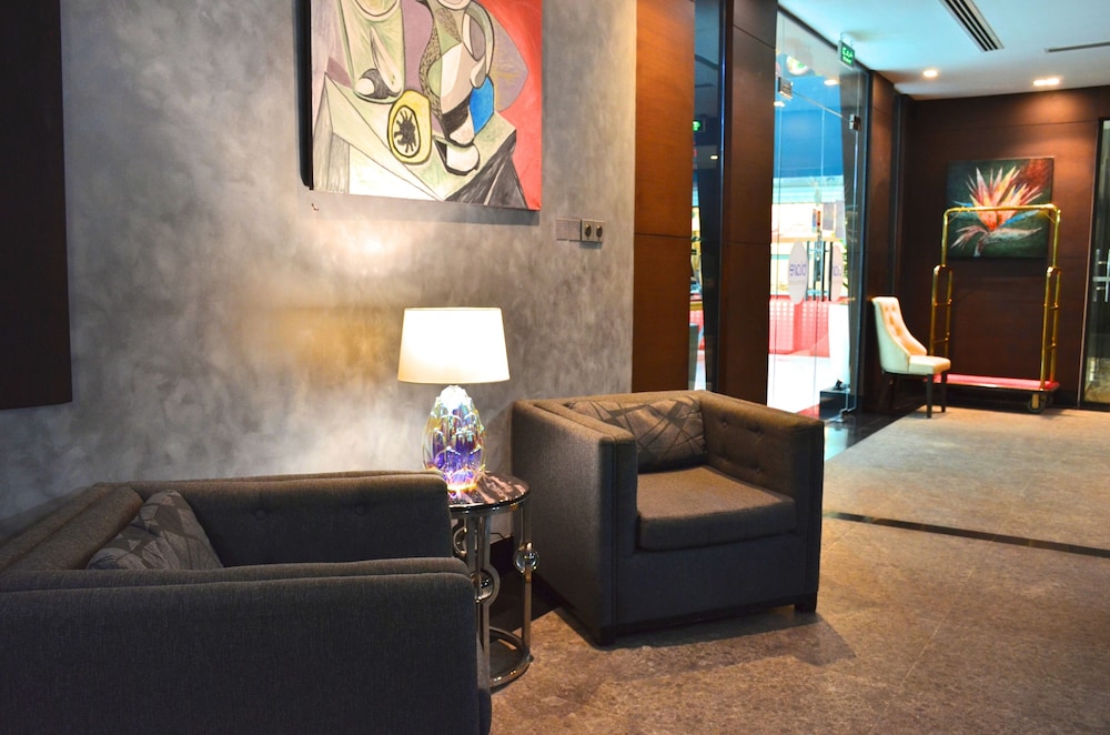 Blaire Executive Suites 42/58