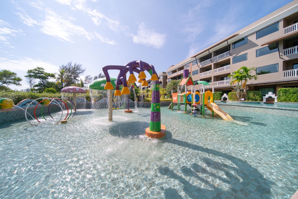 Maikhao Palm Beach Resort 49/65