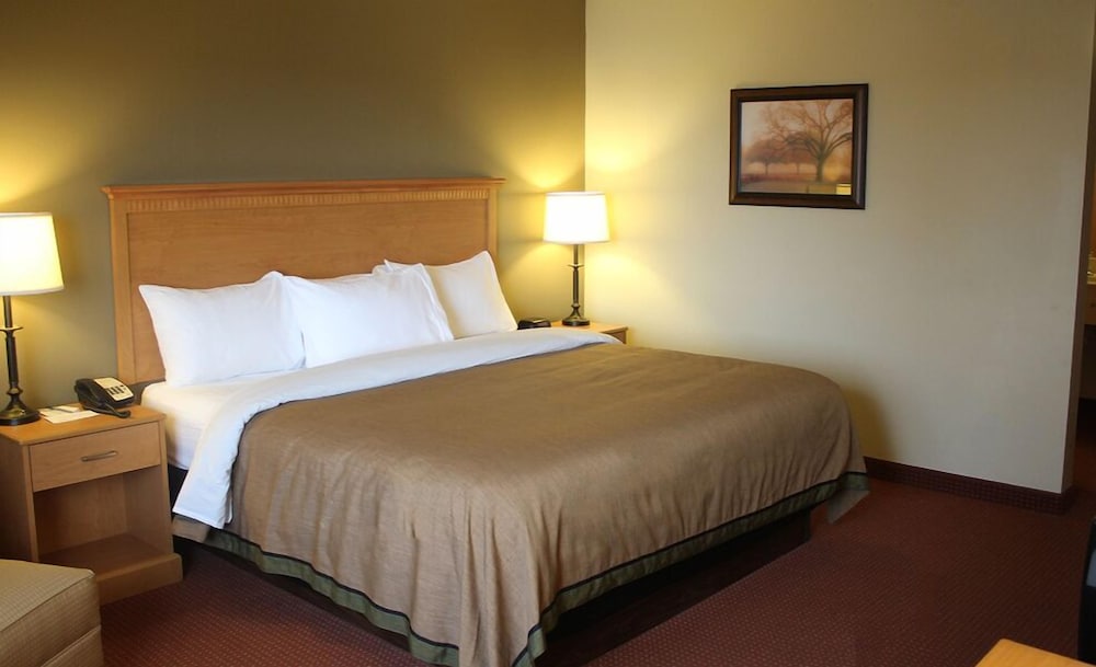 AmericInn by Wyndham Waconia 30/80