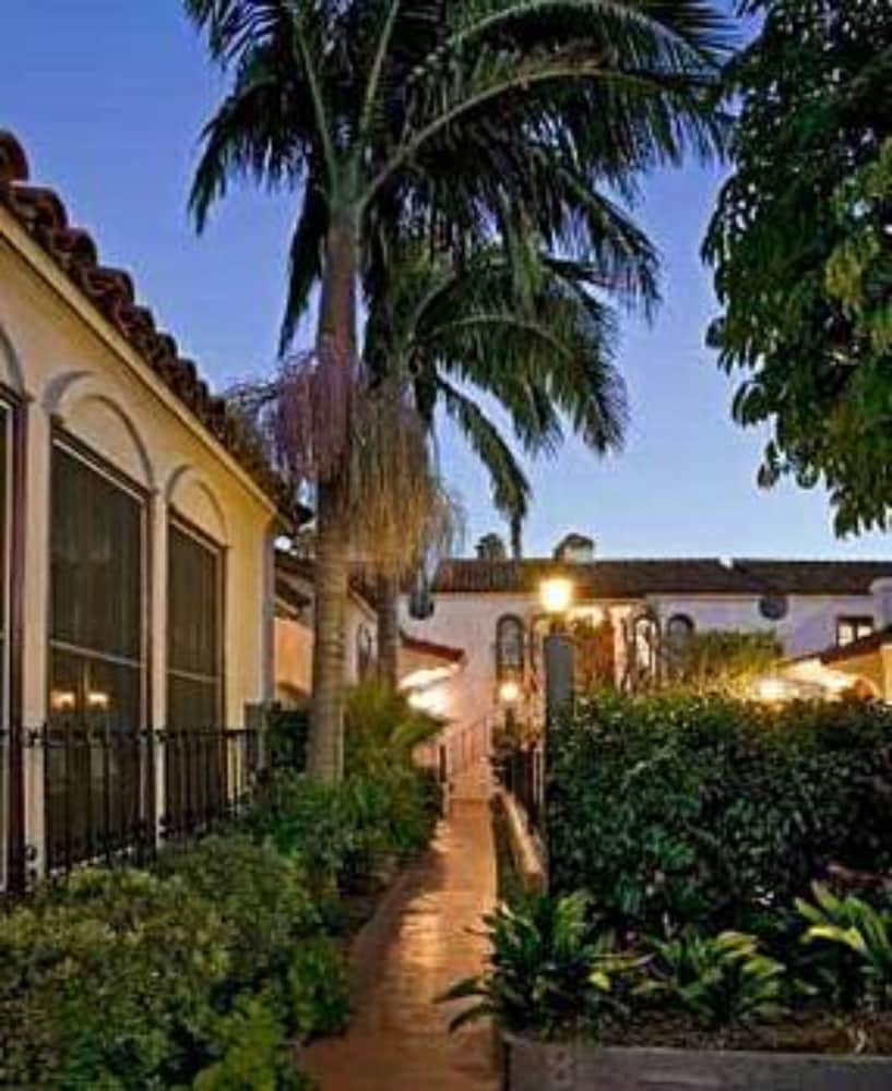 Casa Del Mar Inn 24/31