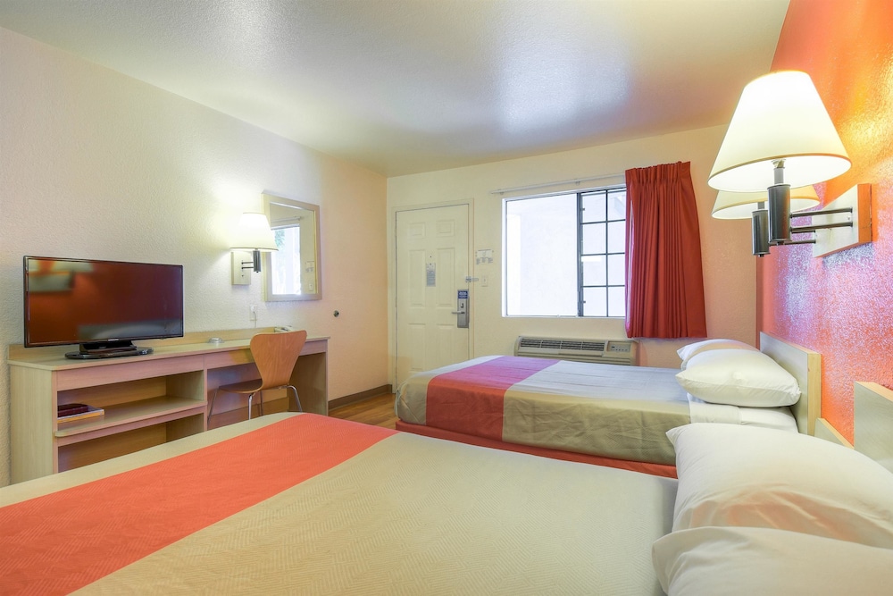 Motel6 El Cajon, CA - San Diego 28/38