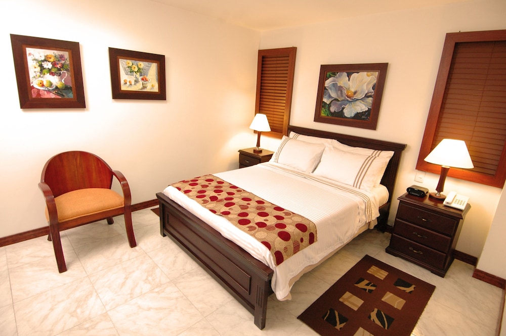 Hotel Karlo 8/50