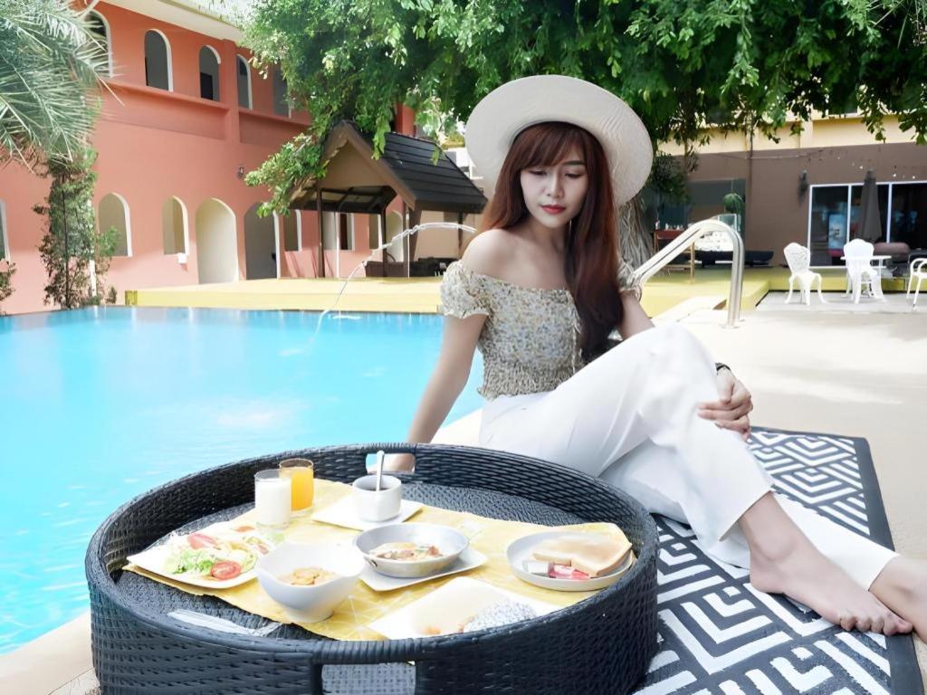 Thada Chateau Hotel 35/50