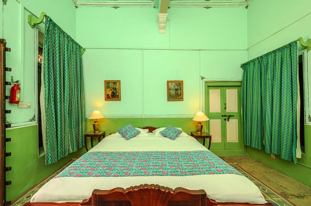 The Piramal Haveli (20th Century; Shekhavati, Rajasthan) 8/39
