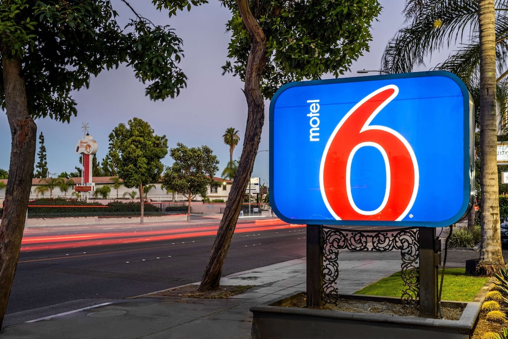 Motel6 Anaheim, CA - Convention Center 26/48