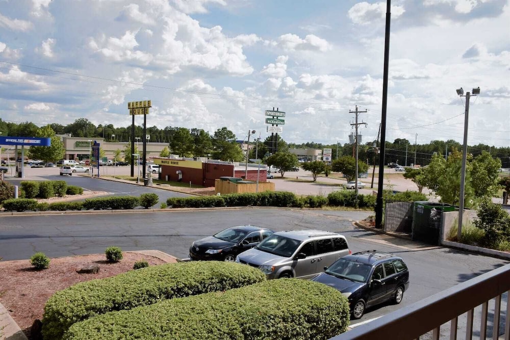 Suburban Studios Columbia - Harbison 36/45