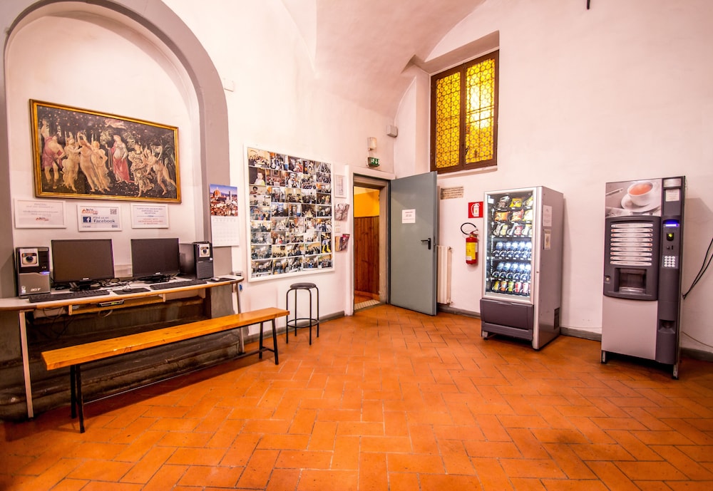 Hostel Santa Monaca 36/50