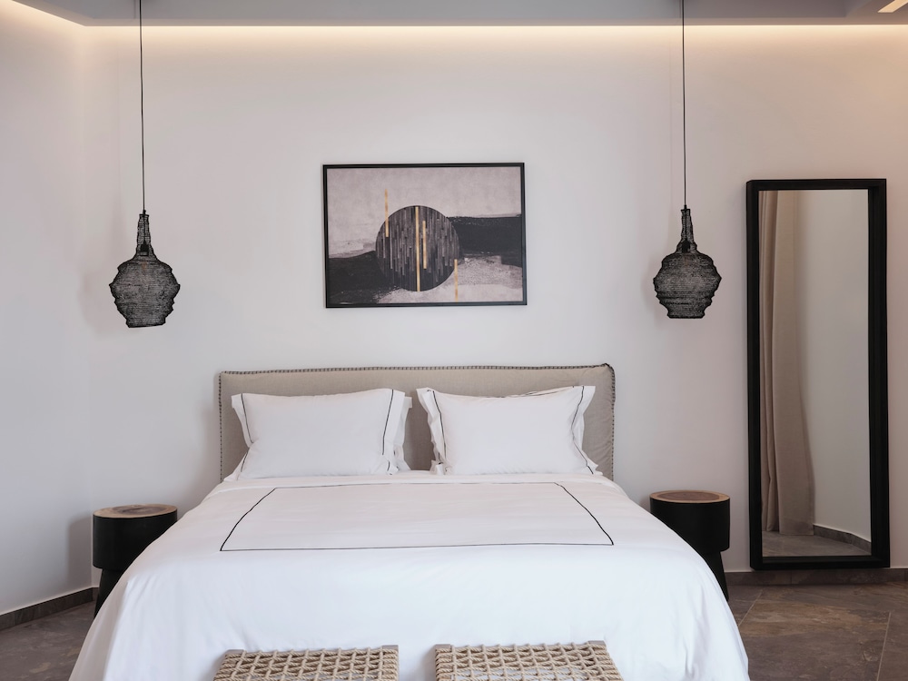 MASTER, SUITE, PRIVATE POOL
