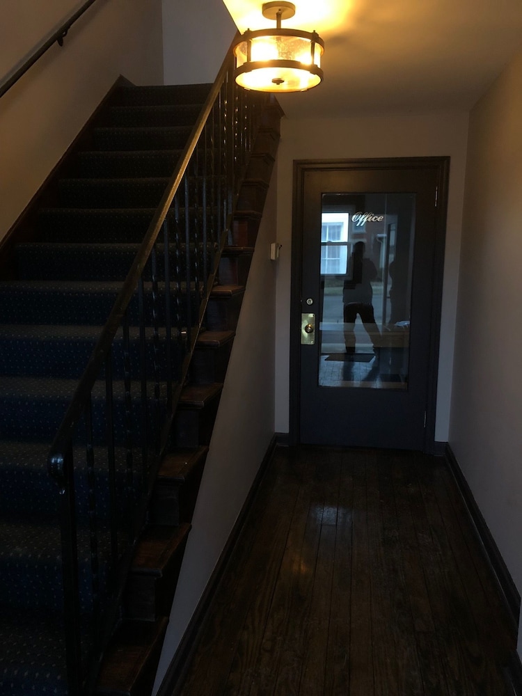The Guest House 20/30