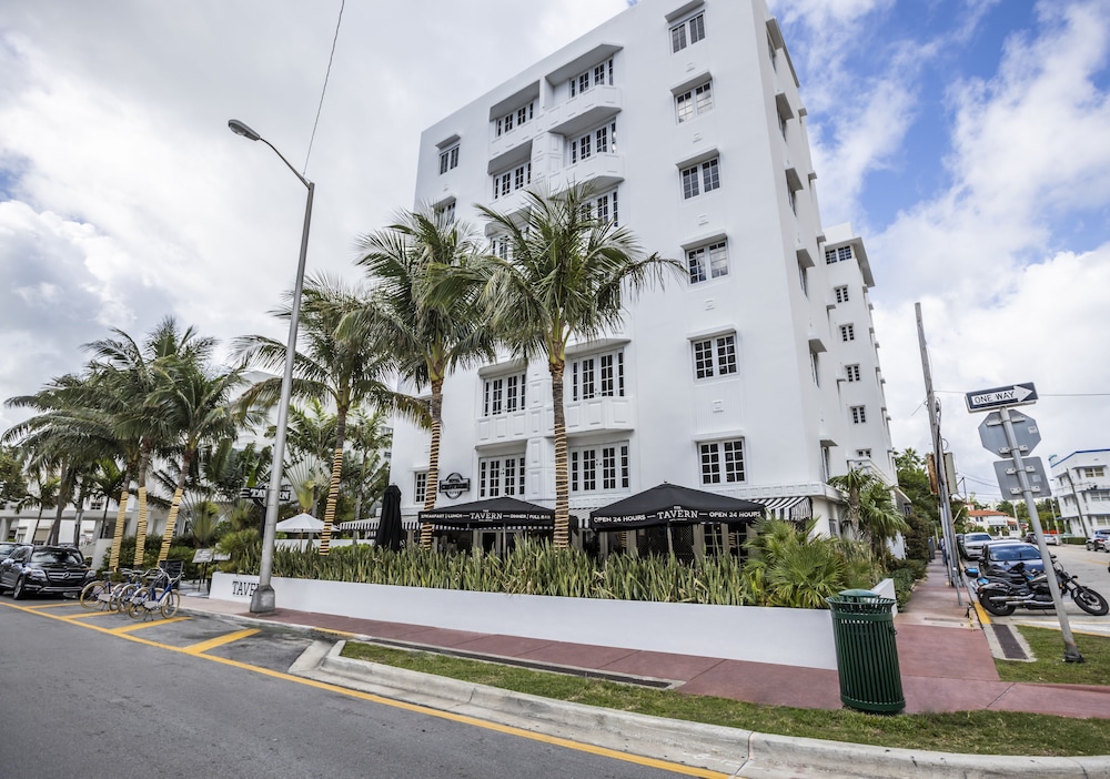 Hotel Croydon Miami Beach 66/75