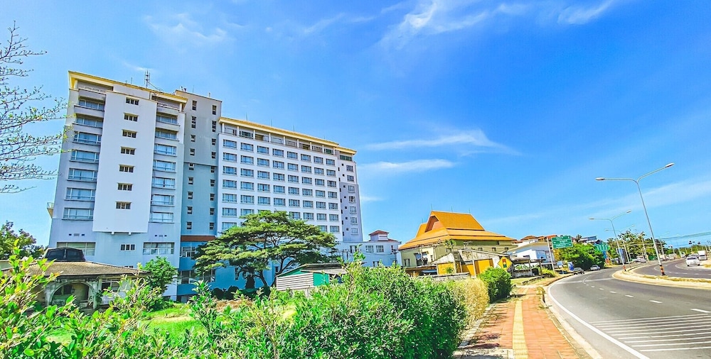 K Park Grand Hotel 7/76