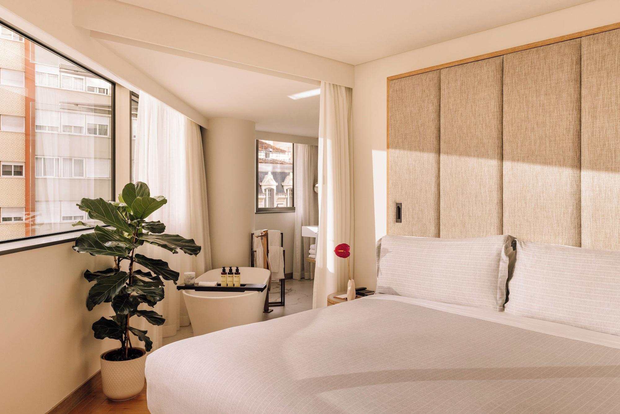 Extra Me, Junior Suite