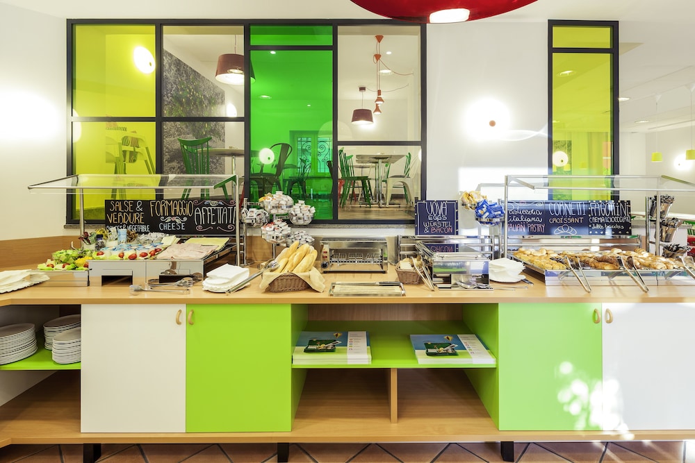 IBIS STYLES NAPOLI GARIBALDI 48/66