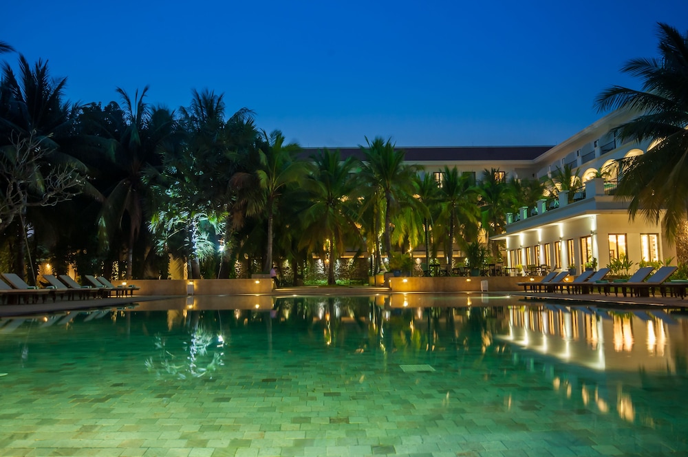 Lotus Blanc Hotel in SIEM REAP