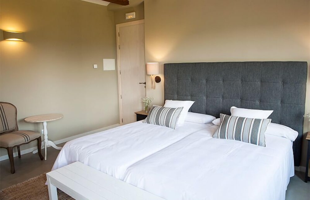 HOTEL CON ENCANTO MAS DE CEBRIAN 12/34