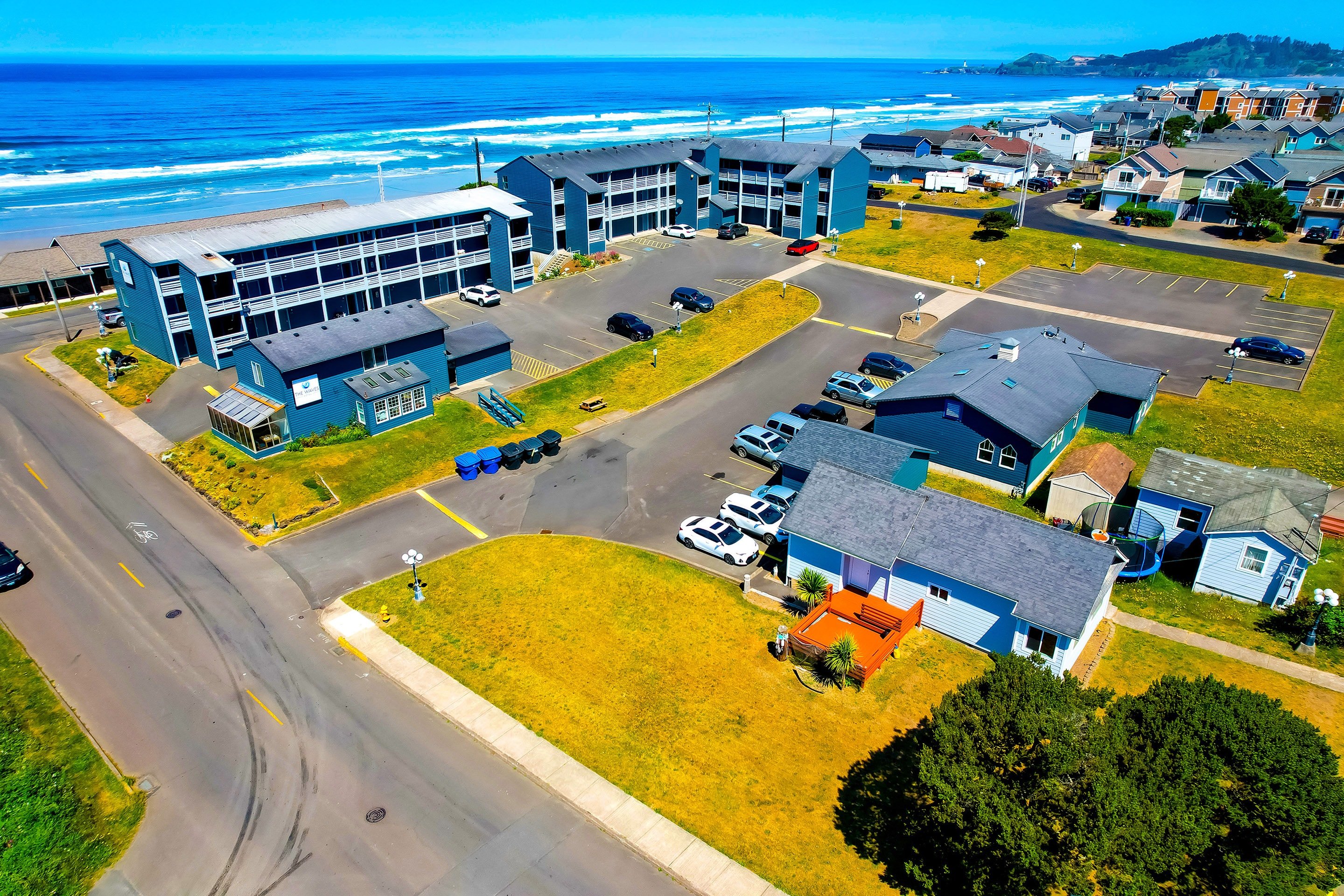 Waves Hotel NYE Beach - Newport OR 50/52