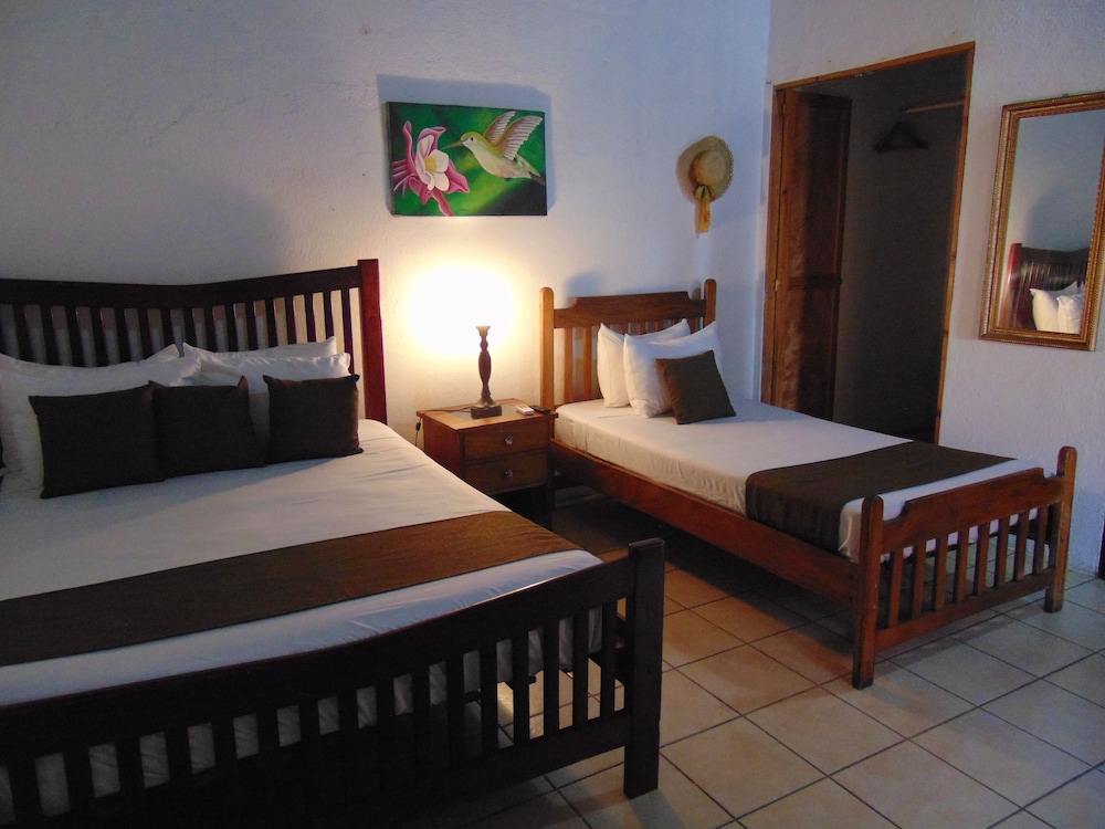 El Maltese Hotel 22/69