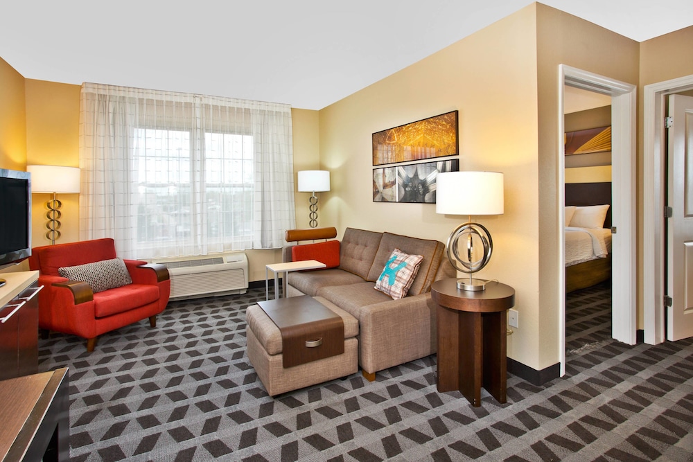 TownePlace Suites Republic Airport Long Island/Farmingdale 25/37