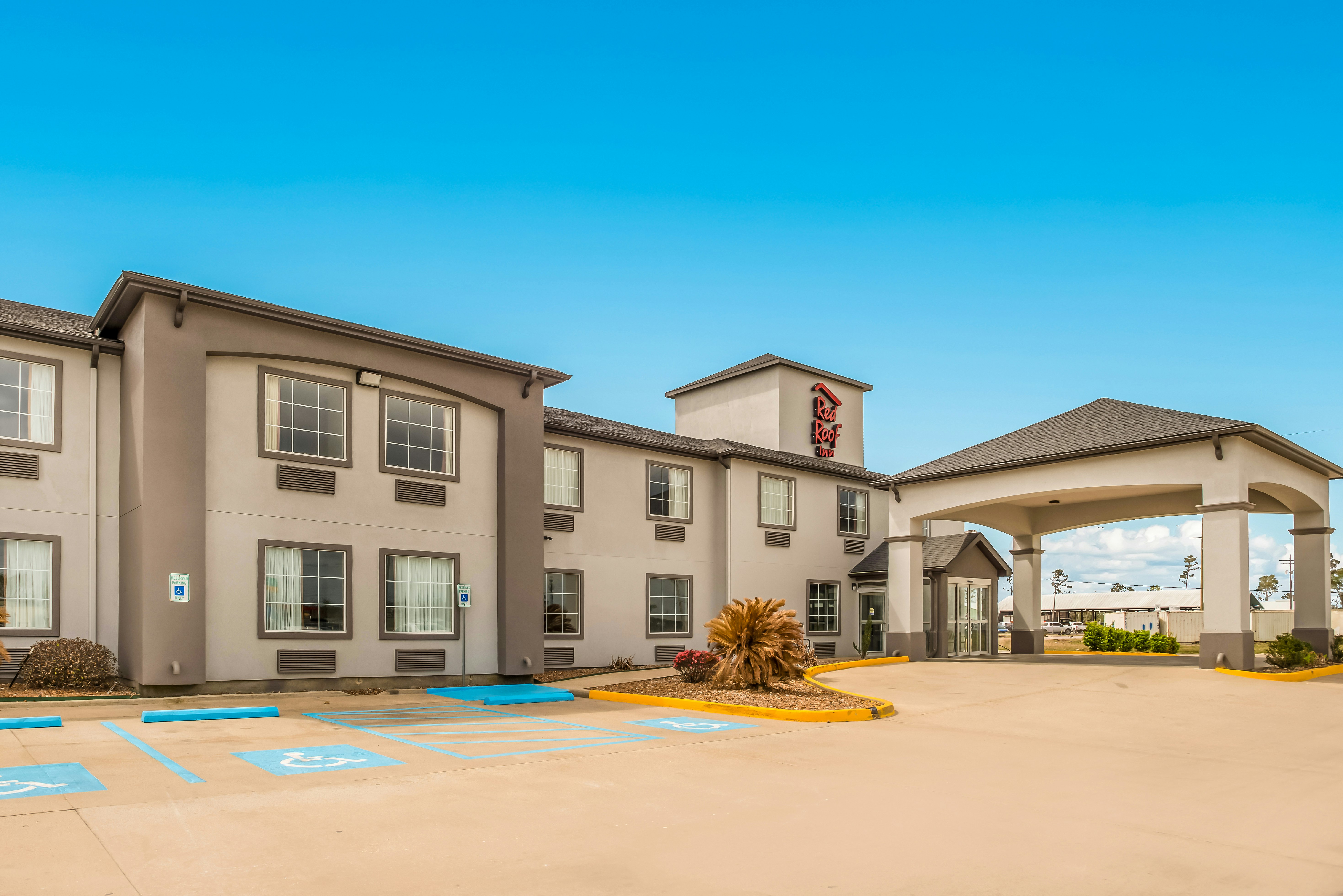 Red Roof Inn & Suites Lake Charles 7/43