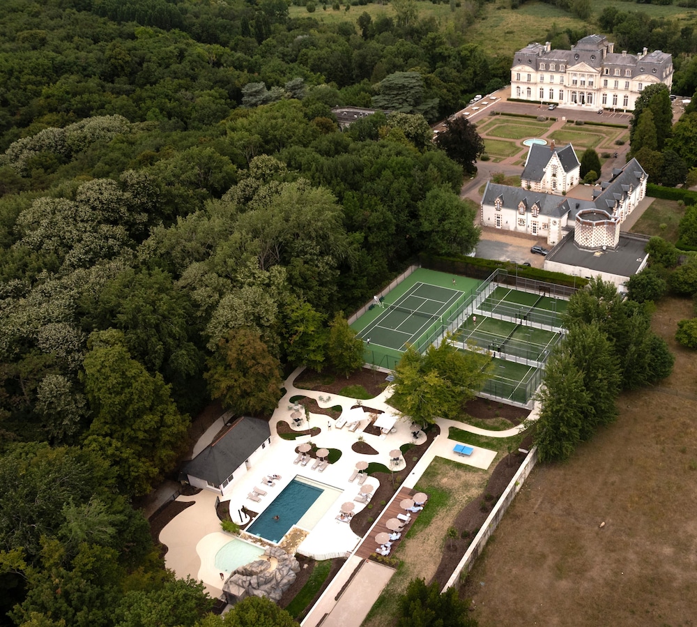 Chateau D artigny 63/69