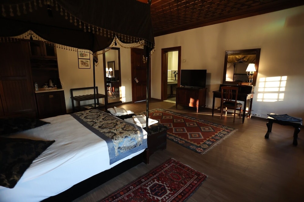 OTANTIK CLUB HOTEL 24/49