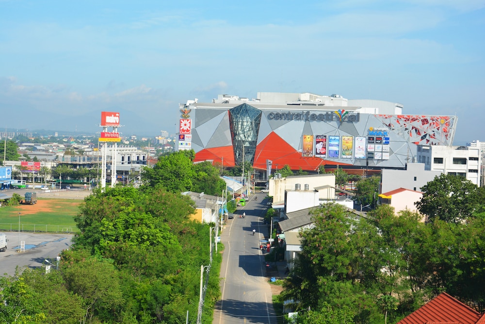 The Smart Hotel Hatyai 67/67