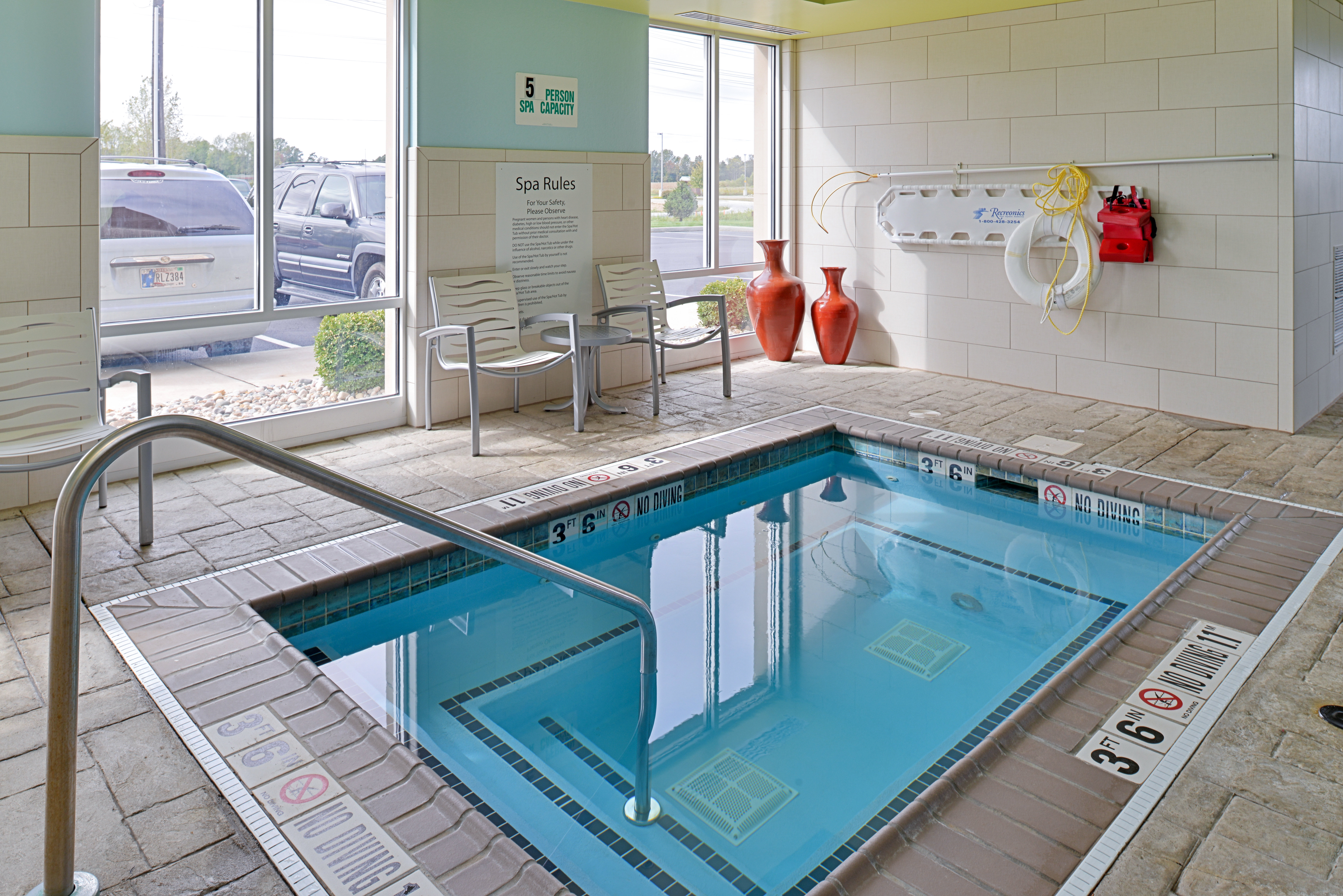 Holiday Inn Express Hotel and Suites Terre Haute 38/73