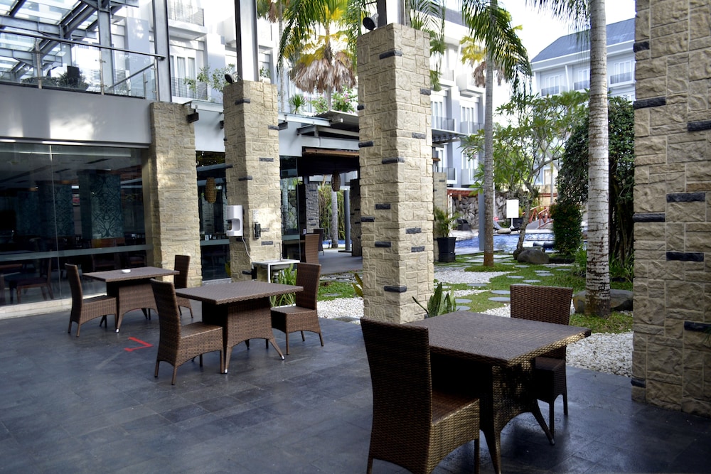 Swiss-Belhotel Danum Palangkaraya 51/68