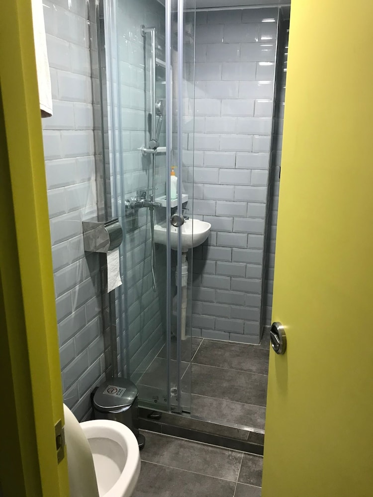 Check Inn Hk - Hostel 64/65