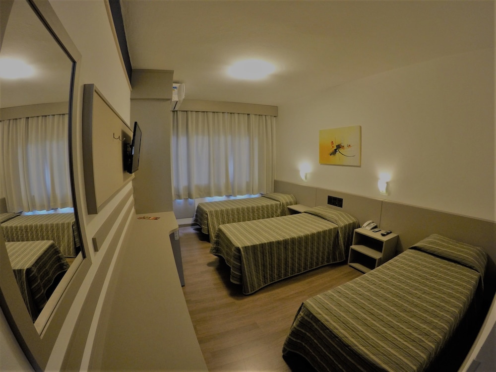 Hotel Gracher Praia 39/68