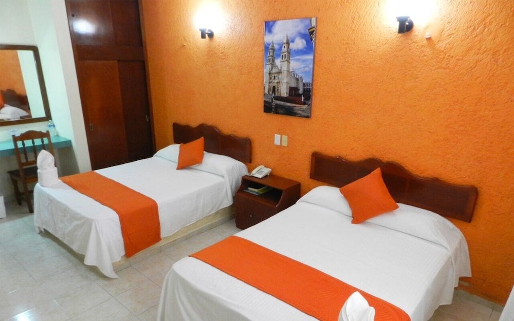 Uxulkah Hotel 11/60
