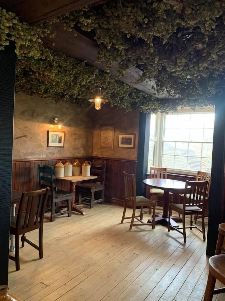 The Black Horse Inn 50/60