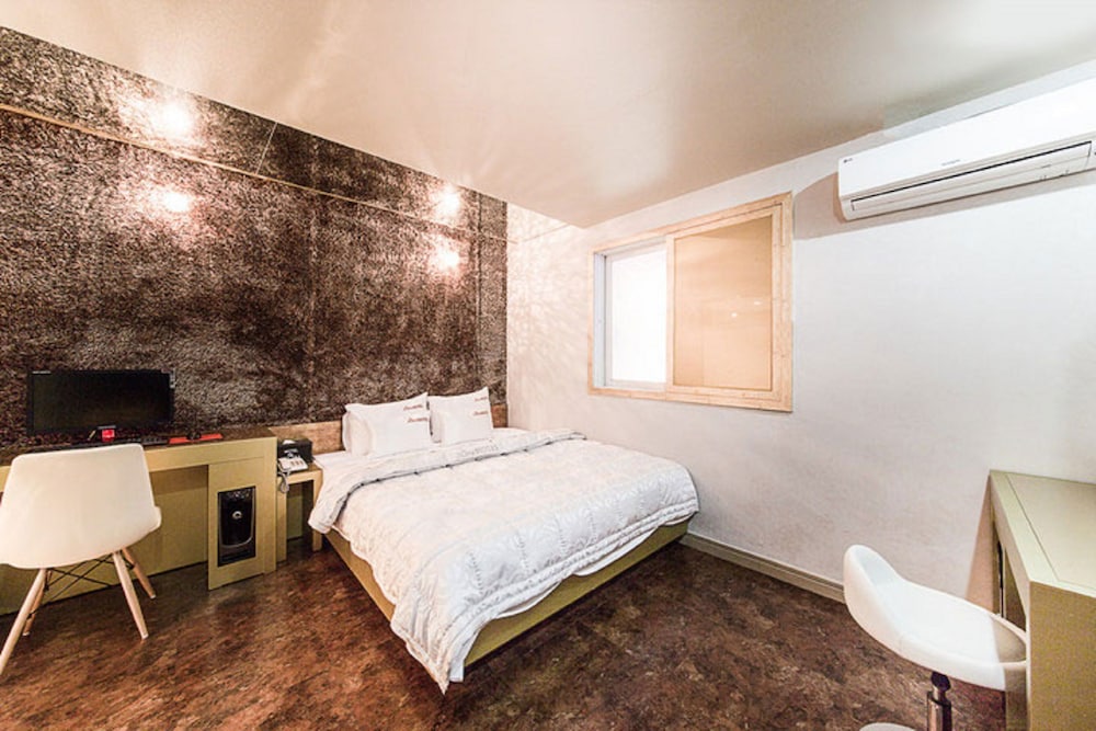 Hotel June Haeundae 20/40
