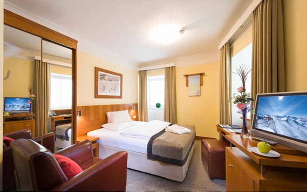 Hotel Post 7/31