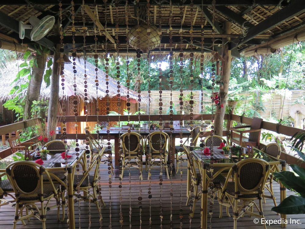 Oasis Resort 49/66