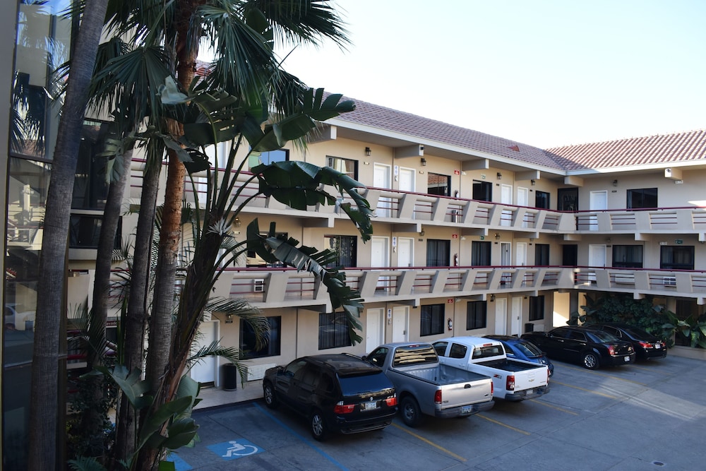 Hotel Frontiere 29/38