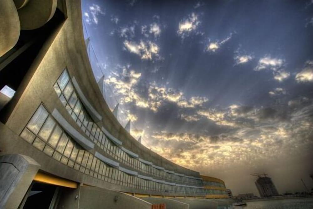Dragon Hotel & Resort in Amwaj Islands