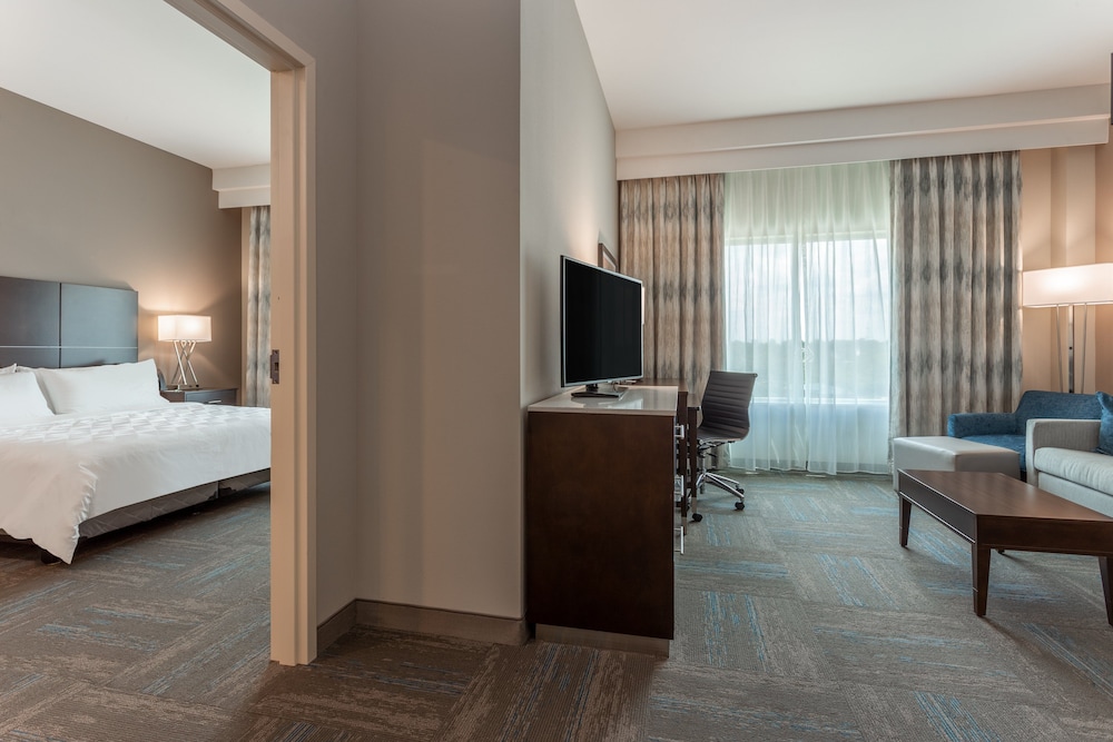 Holiday Inn & Suites Jefferson City 15/42